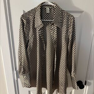 Women’s checkered button down